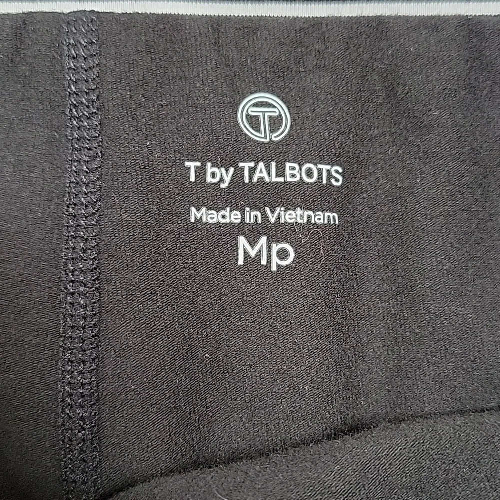 EUC- Talbots ‘T for Talbots BLACK & White Bias Stripe Skort’ - Picture 7 of 8